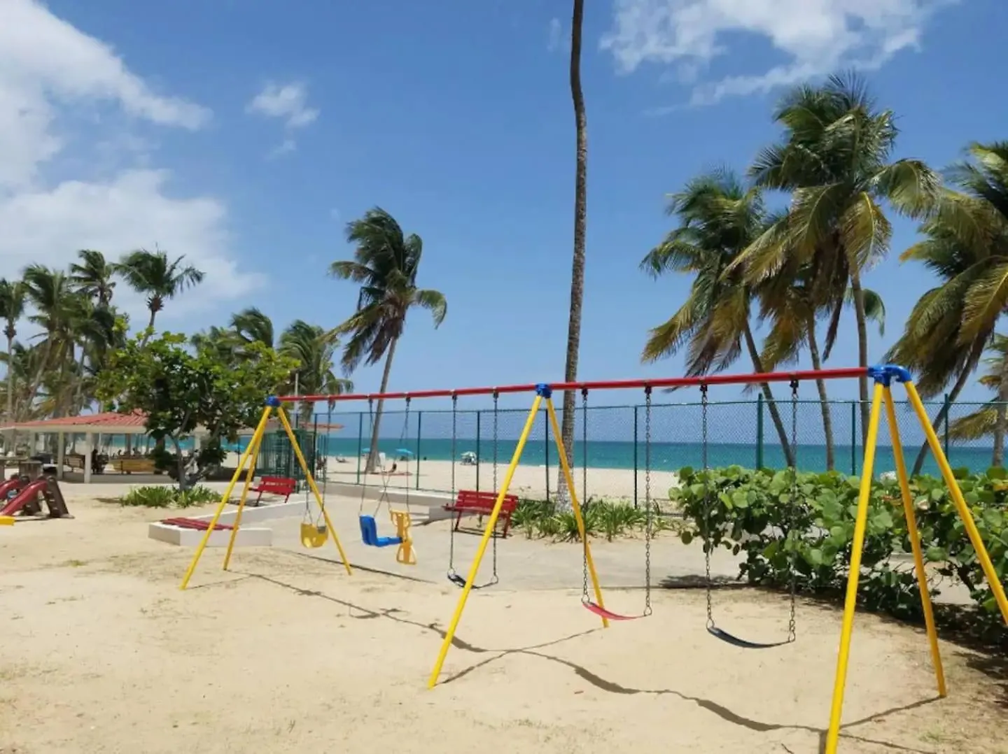 Beachfront Apartment- Near Foxwoods Casino 圣胡安