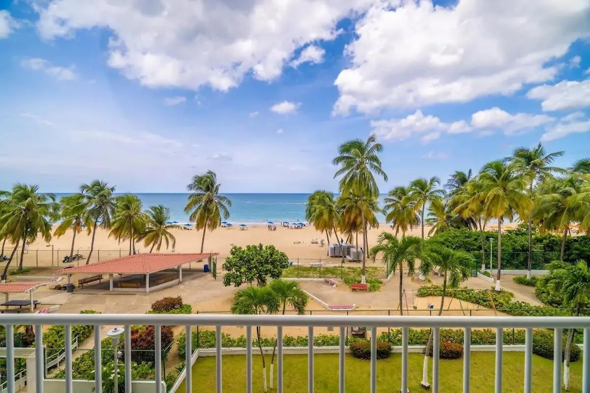 Beachfront Apartment- Near Foxwoods Casino 圣胡安
