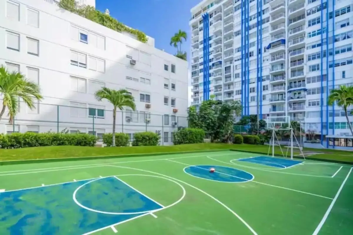 Beachfront Apartment- Near Foxwoods Casino 圣胡安 公寓