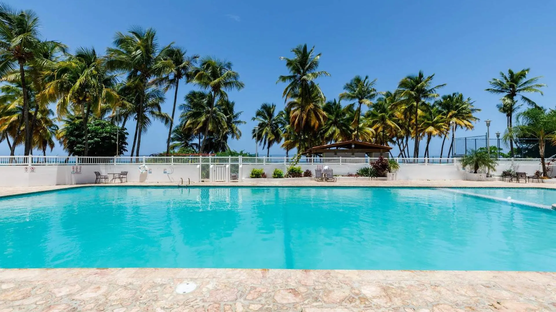 Beachfront Apartment- Near Foxwoods Casino 圣胡安
