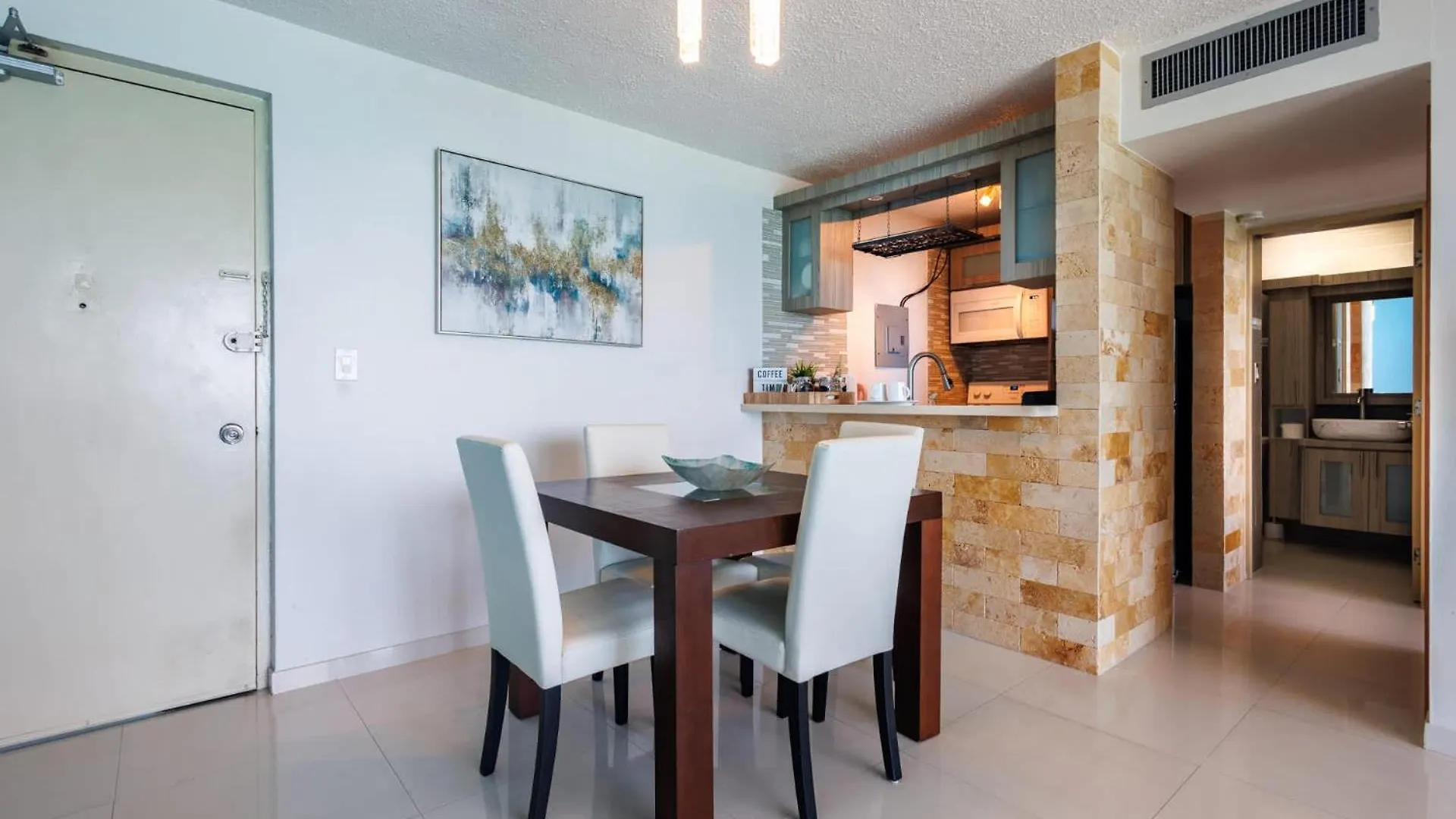 Beachfront Apartment- Near Foxwoods Casino 圣胡安 0*,