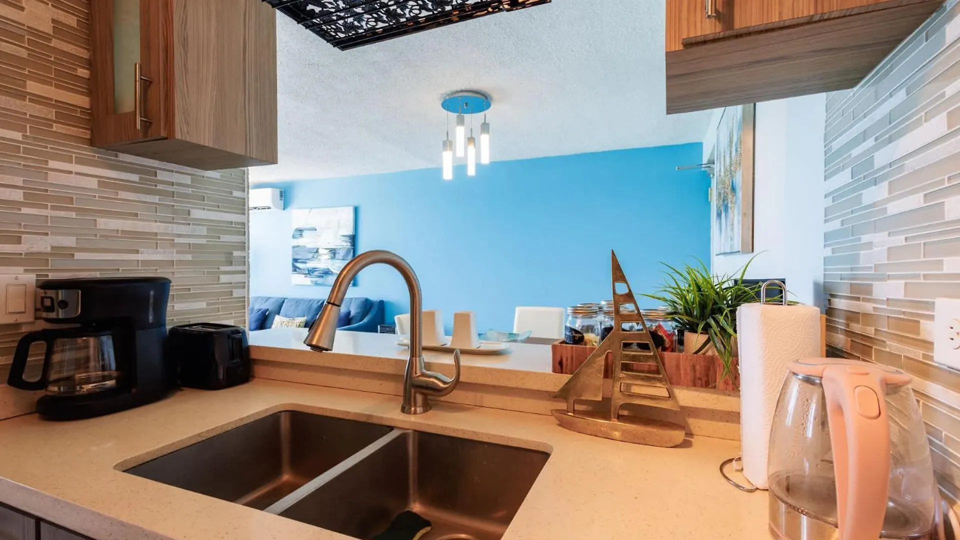 Beachfront Apartment- Near Foxwoods Casino 圣胡安 公寓